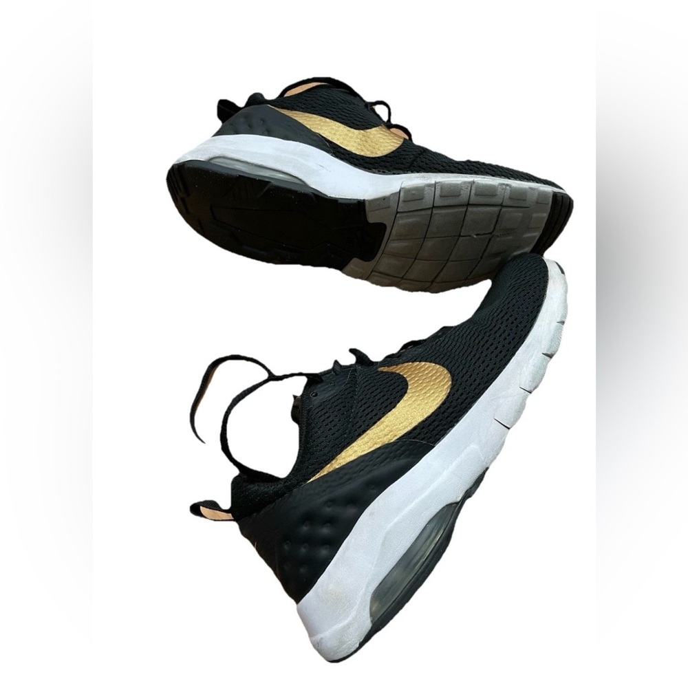 Womens Nike Air Max Motion Low Black White sneaker gold swoosh
NO SOLES Size 8
